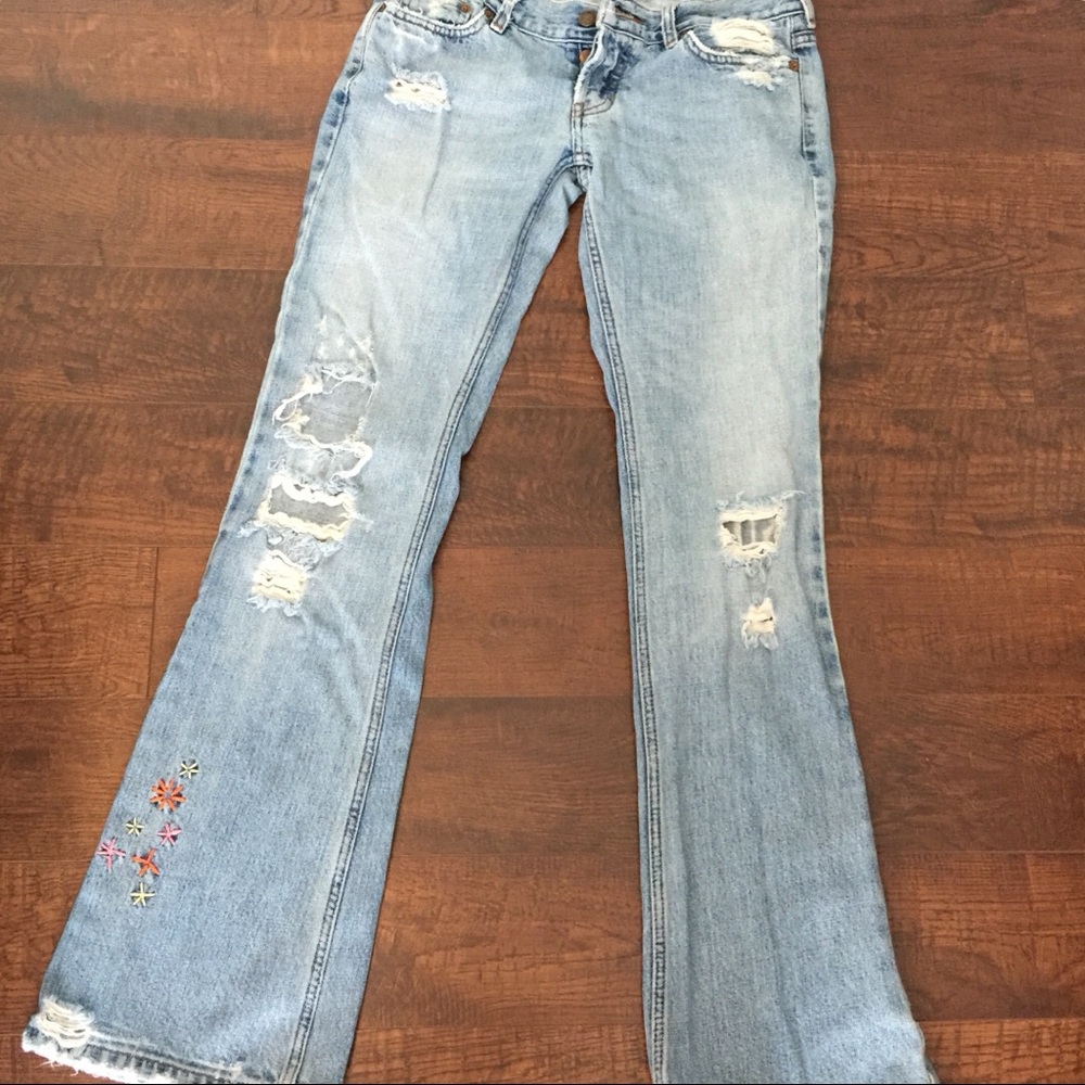 Hollister Distressed Jeans Size 5R